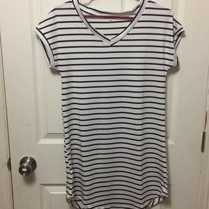 Black/white stripped t-shirt dress